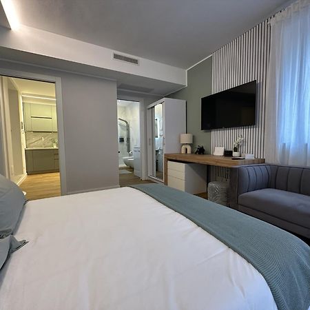 The Captain'S Apartments Sirocco - City Center Leonardo Academy 塞斯托卡伦代 外观 照片